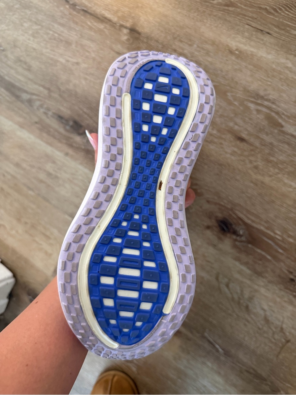 Nike Blue Sneakers with Pink-Red Accents - Picture 3 of 6